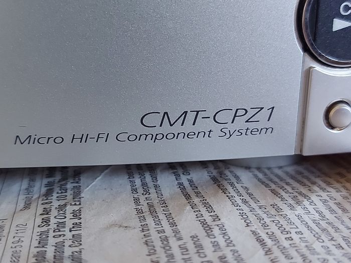Sony Micro Hi-Fi Component System, Model CMT-CPZ1, Radio, Tape CD, mini disc link, all working great and in excellent condition
