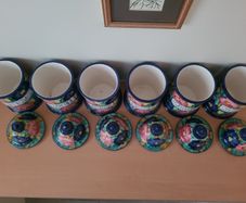 Floral porcelain food containers - In Spanish