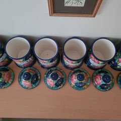 Floral porcelain food containers - In Spanish