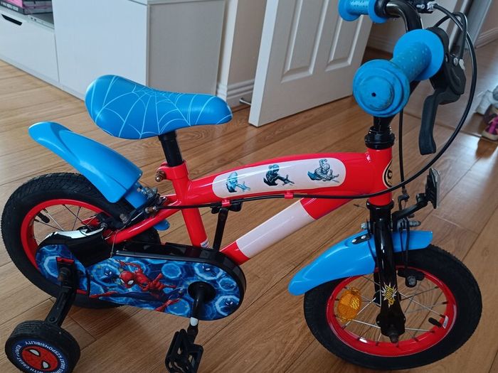 Spiderman 12 Inch Kids Bike with Stabilisers