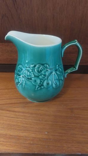 Lovely Vintage Retro Extremely Rare 70's Jade Green Milk Jug Made by Celtic Kilrush in the Fabulous and Rare Irish Earl Pattern featuring a Cherry and Foliage Motif