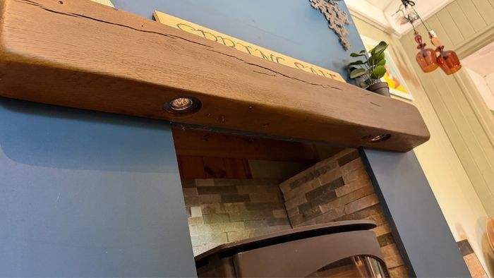 Mantlepiece with lights