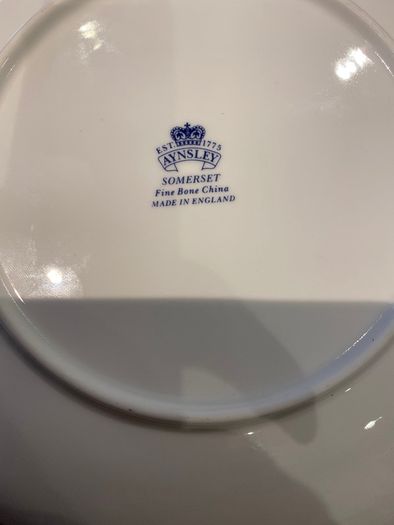 Aynsley 8.5 inch Somerset plates stunning