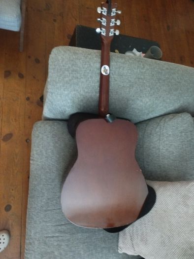 Yamaha acoustic with strap