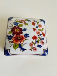 Vintage Japanese Style Porcelain Trinket Box 7cm