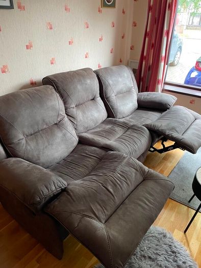Three seater reclining sofa