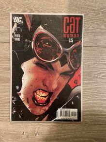 Catwoman No 52 (Adam Hughes Cover)