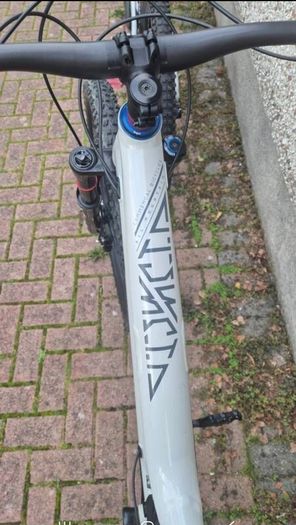 Commencal Meta 29er Full frame wrap. Like new