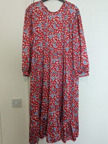 Perfect for Summer. Stunning full length Boohoo dress