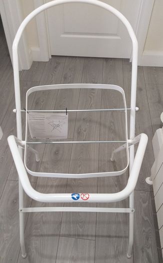 Mamia bath stand
