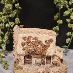 VINTAGE Collectible Lilliput Lane "The Farriers"  Cottage 1985