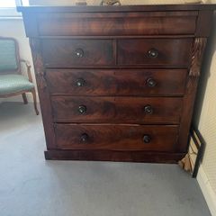 Chest of drawers