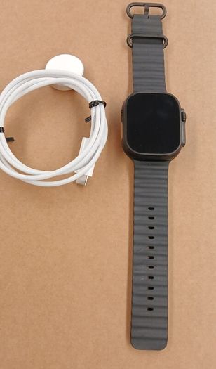 Apple Watch Ultra 2 | 49mm | Black Titanium Case with Black Ocean Band  battery health100 %