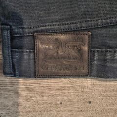 Levi jeans slim fit w33 l32