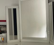 Vanity mirror