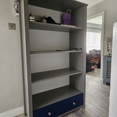 shelving unit