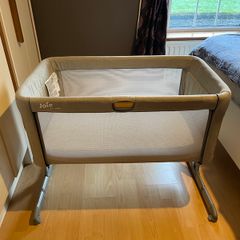 Joie Roomie Glide next to me cot