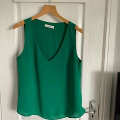 OASIS ladies green v neck top