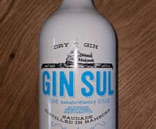 Hamburg Gin Bottle