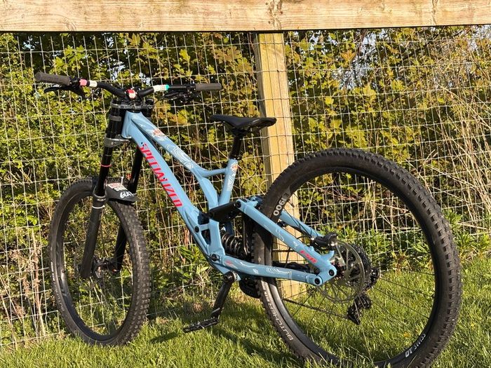 mountain bike specialised demo expert