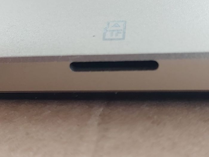 oBook 10, 64 GB, Excellent Cosmetic Condition, not powering on, being sold for parts or repair