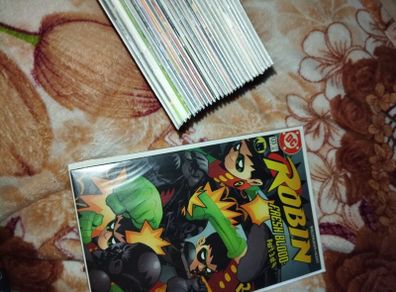Robin DC comics lot 30 comics