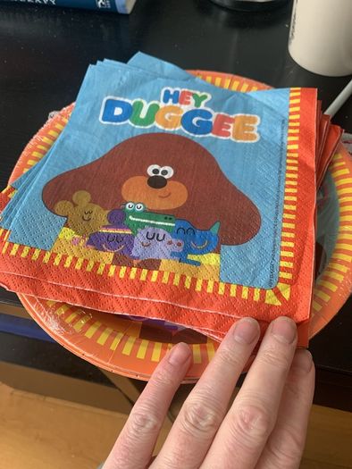 Hey duggee party bits