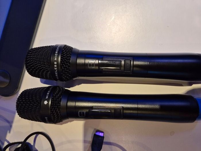 dj speakers mixer radio microphone