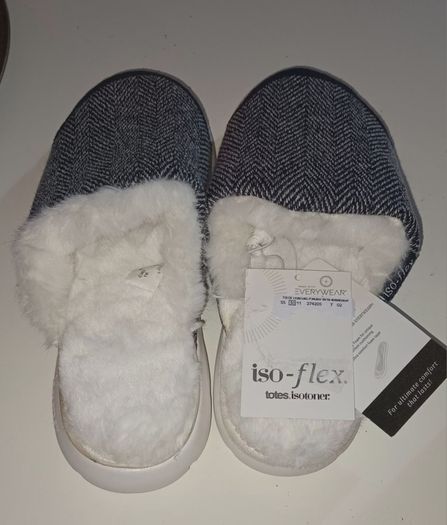 slippers