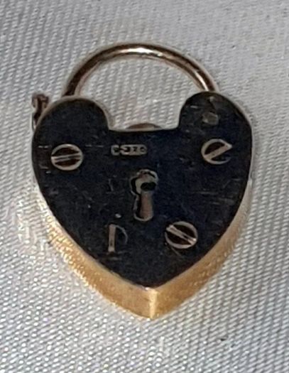 Pristine Vintage 9ct Gold Heart Padlock Charm