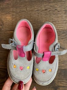 Clarks girl shoes 7F