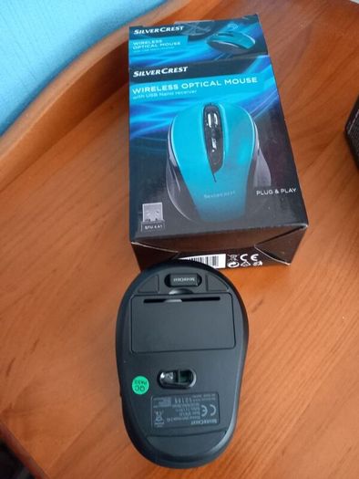 2 wireless optical mouses & portable cassette converter