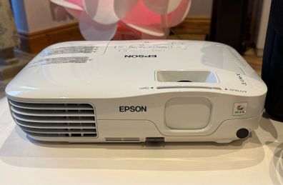 Epson EB-X10 3LCD Multimedia Projector Bundle