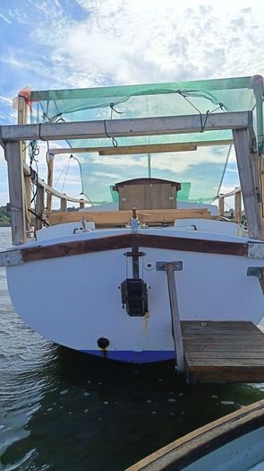32 FT sailing boat 4 sleeper