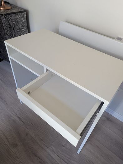 White desk with drawer