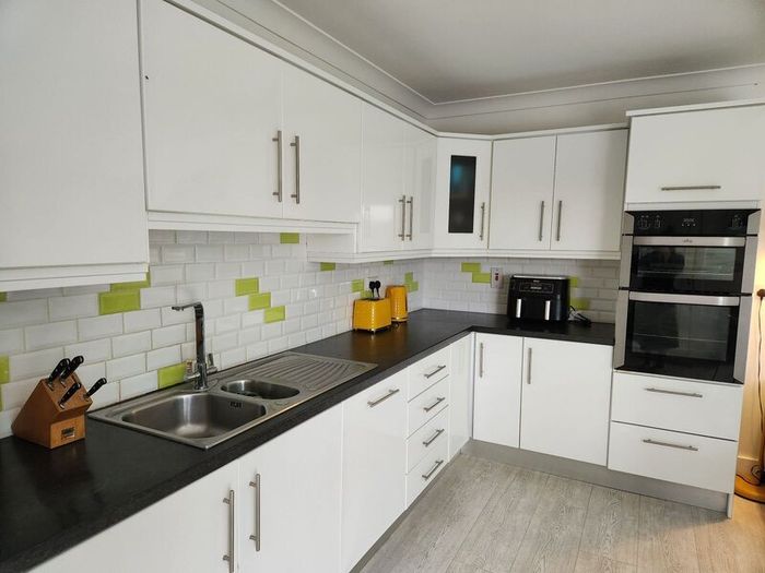 Modern White Gloss Kitchen