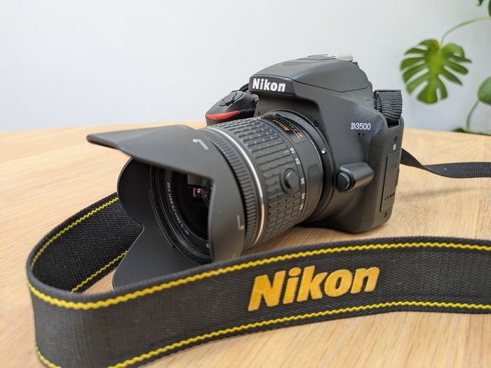 Nikon D3500 DSLR Camera Kit