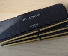 crucial ballistix 8gb 3600  DDR4 RAM