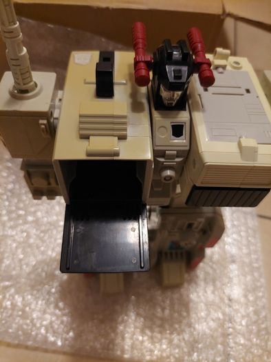 Transformer G1  Metroplex