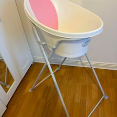 Shnuggle Baby Bath With Stand