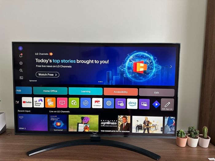 LG 43 4K Smart TV 43UT81006LA Excellent Condition