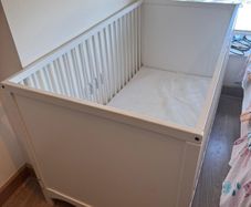 baby cot
