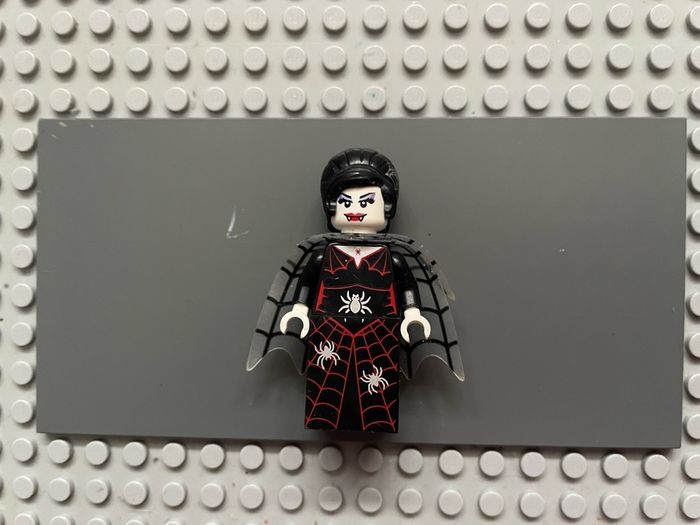 lego series col226 Spider Lady minifigure, Series 14
