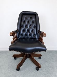 Vintage Chesterfield Mountbatton leather office chair
