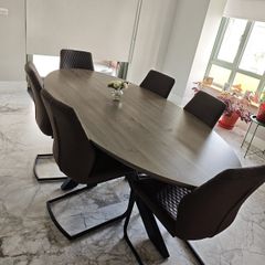 table and chairs