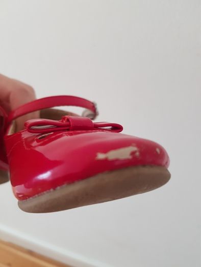Girl's shoes