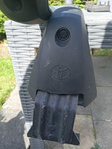 roof bars Toyota