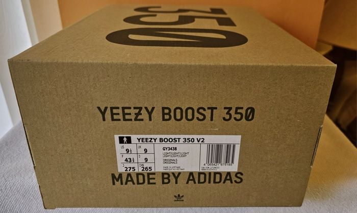 Authentic Brand New Yeezy 350 Light UK9