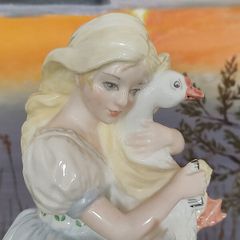 Vintage Coalport porcelain figurine Goose Girl