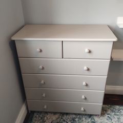 Chest of drawers